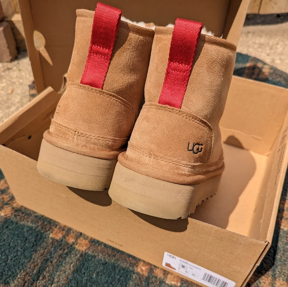 UGG neumel zip boots - Picture 3 of 5